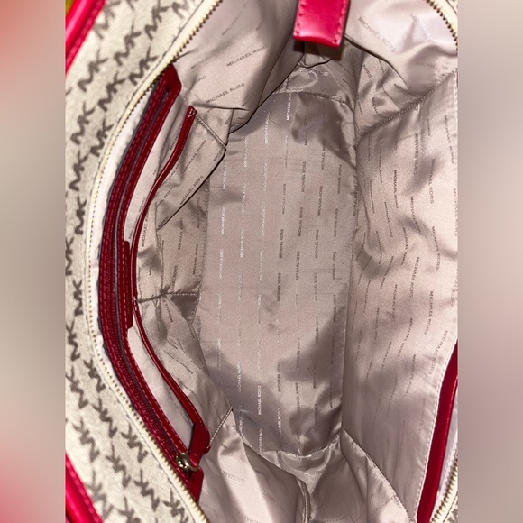 Large Michael Kors Tote Purse - Picture 9 of 15